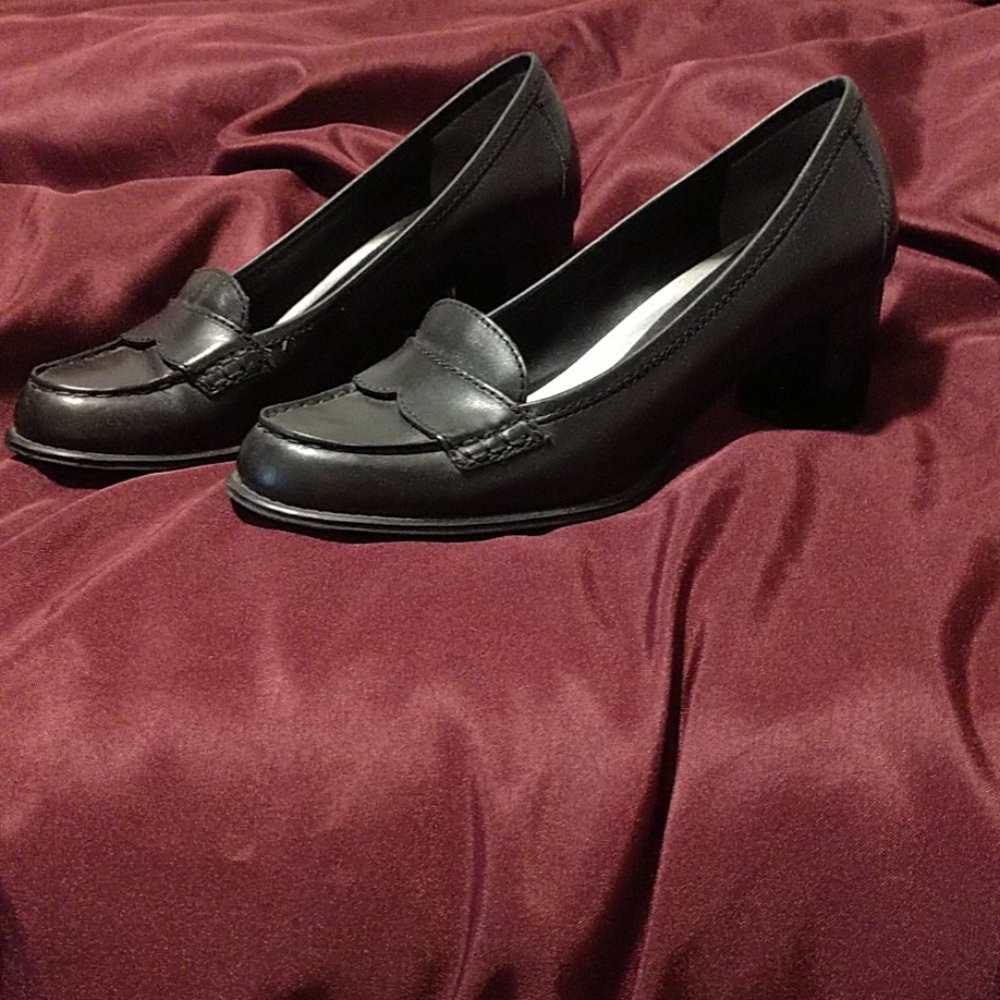 Nine West Black Loafers Size 7